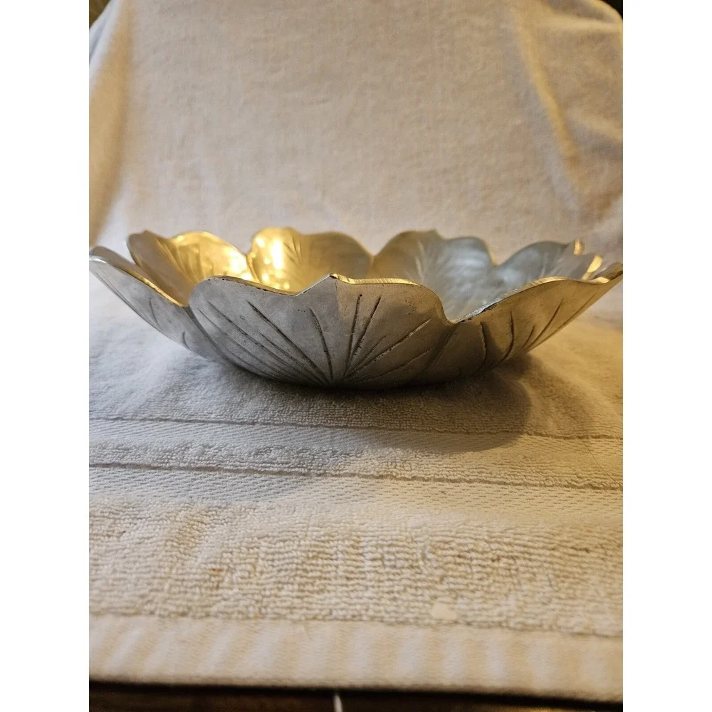 VTG Heavy Decorative Aluminum Flower-shape Bowl‎ Made in India 12 Inch